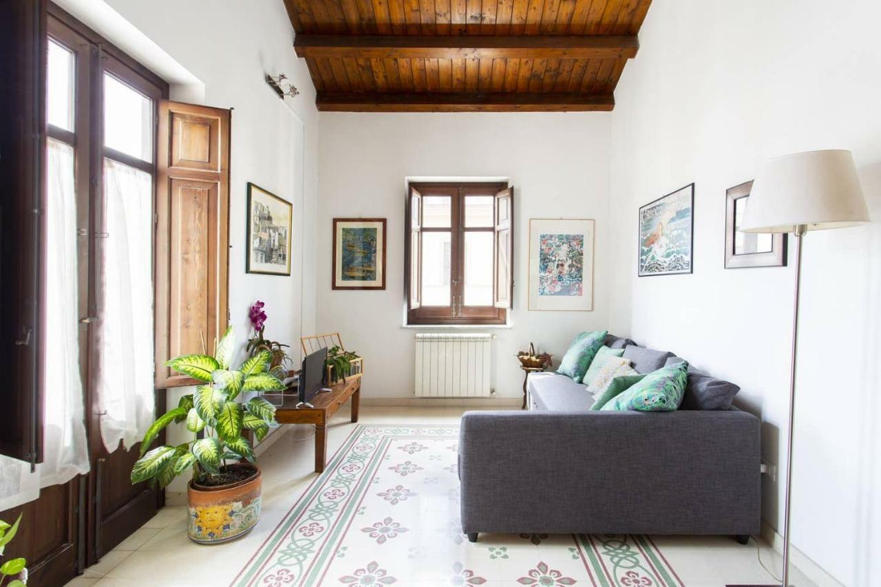 Anna's In Historical Center Palermo
